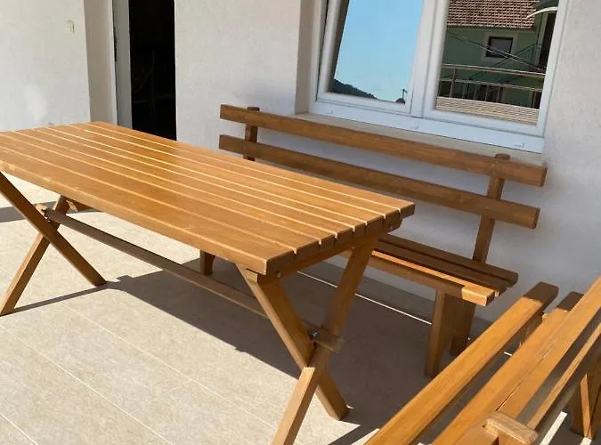 アパート Lovric マリナ