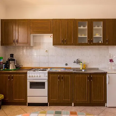 Lovric Apartment Marina