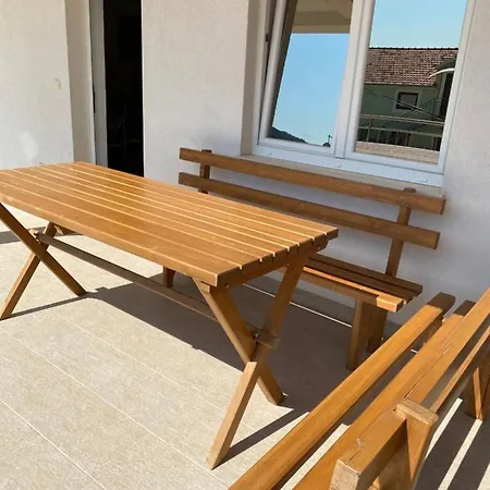 Apartment Lovric Marina