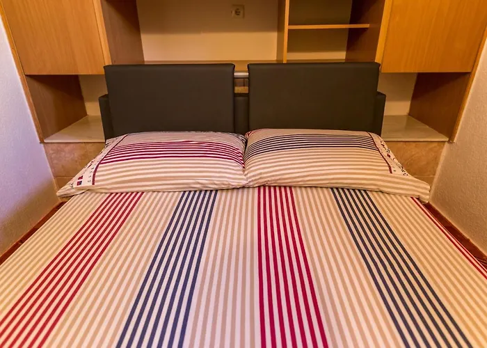 Lovric Apartman Marina